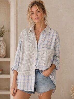 Abercrombie & Fitch Light Blue and Cream Plaid Button-Up